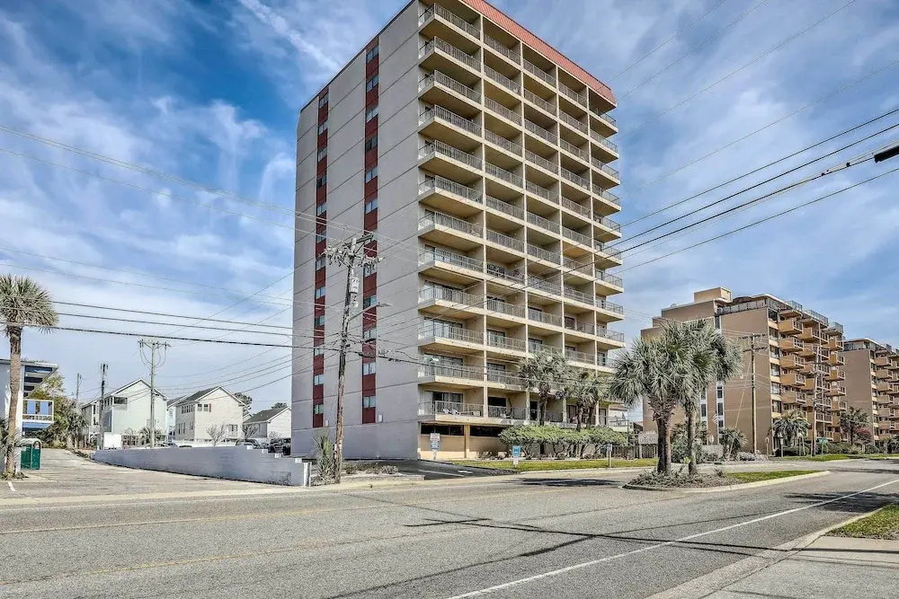 1 Block to Ocean Shore: Condo in Myrtle Beach!