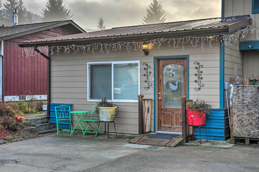 Quaint Juneau Apt w/ Scenic Mountain Surroundings!