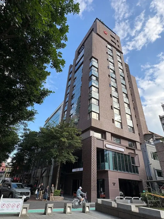 Ximen Apartment by Olala Homes