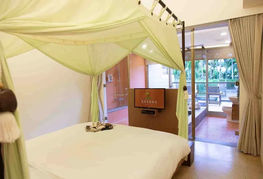 Superior Double room (full double bed)
