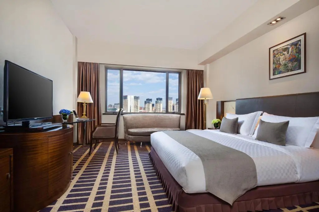 Business Double room (full double bed)