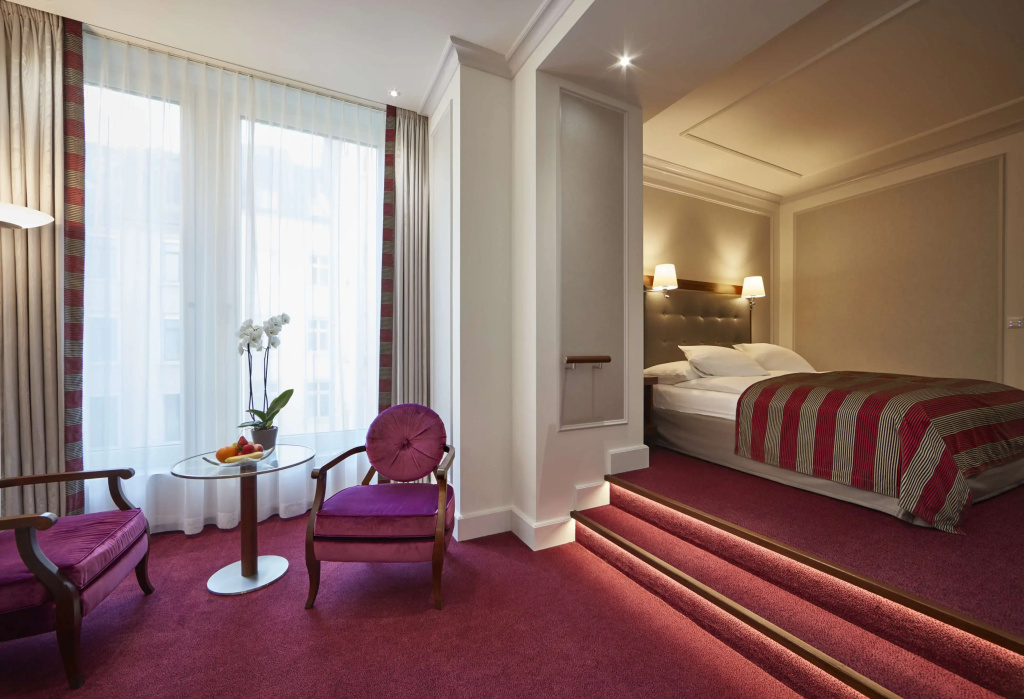 Dufour Deluxe Double room (full double bed)