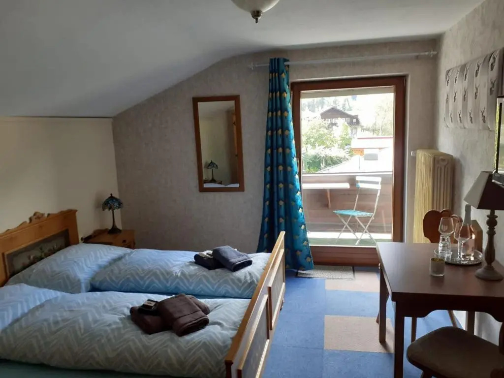 Standard Double room with balcony (full double bed)