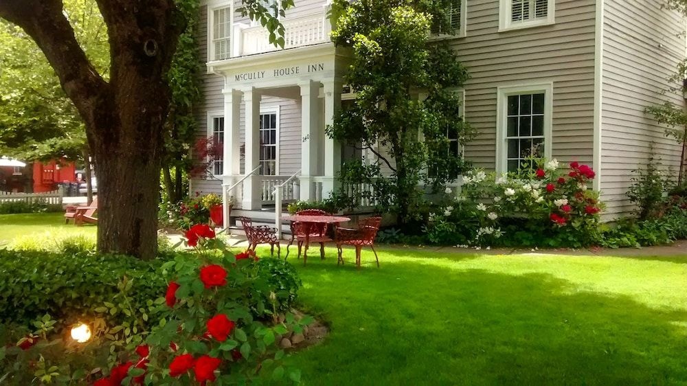 McCully House Inn