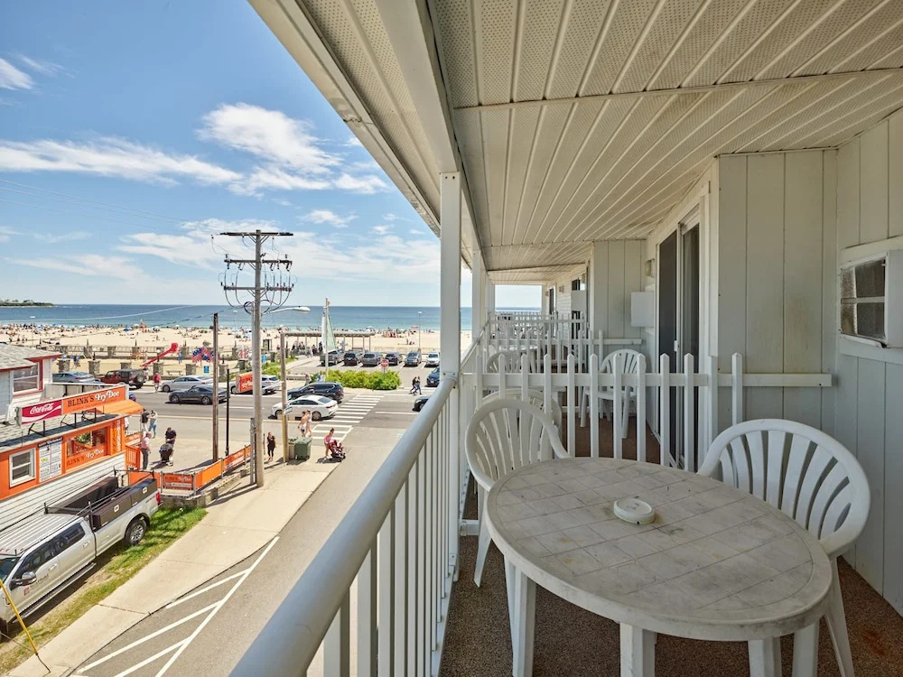 Standard Quadruple room with balcony