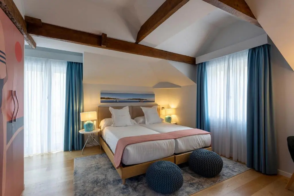 Double room with balcony (full double bed)