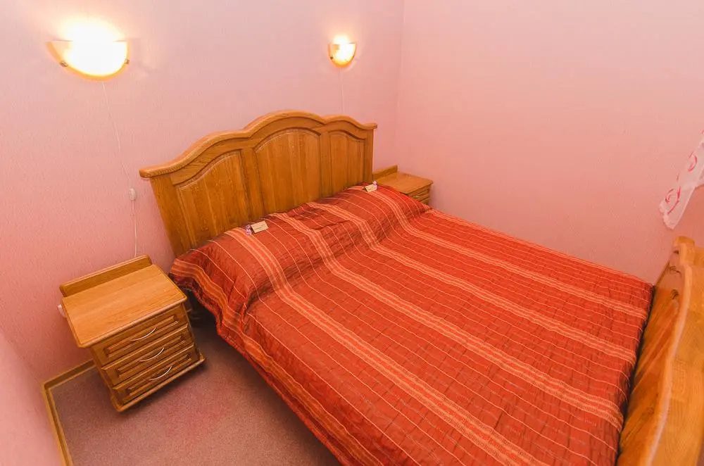 No. 201 Double Suite twin beds