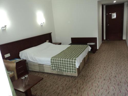 Izethan Hotel by null