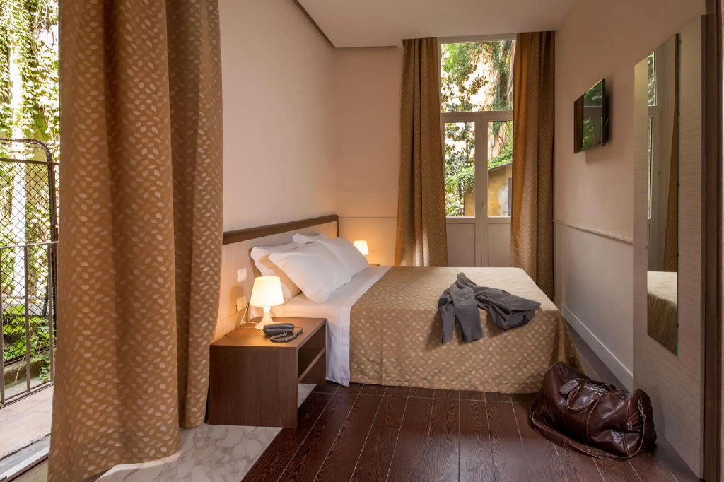 Standard Double room (full double bed)