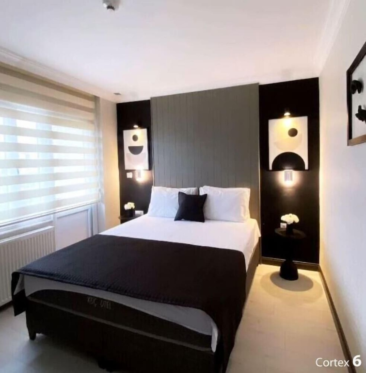 Standard Double room with balcony (full double bed)