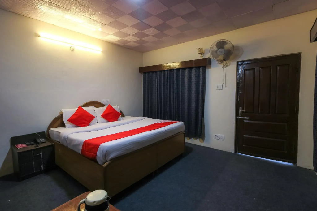 視野標準四人家庭房，配有雙人床