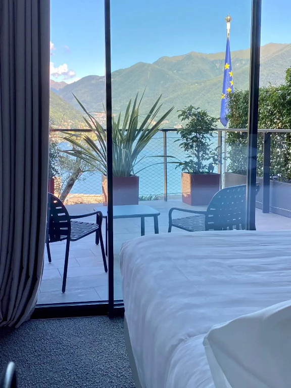 Premium Single room with lake view