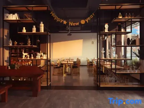 Food & Beverage