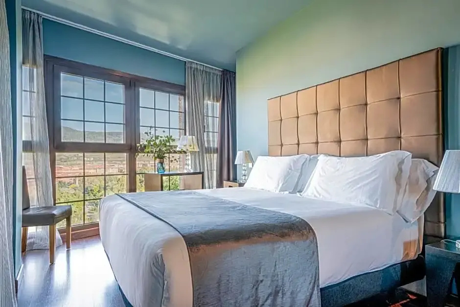 Pamplona Catedral Hotel - Chambres