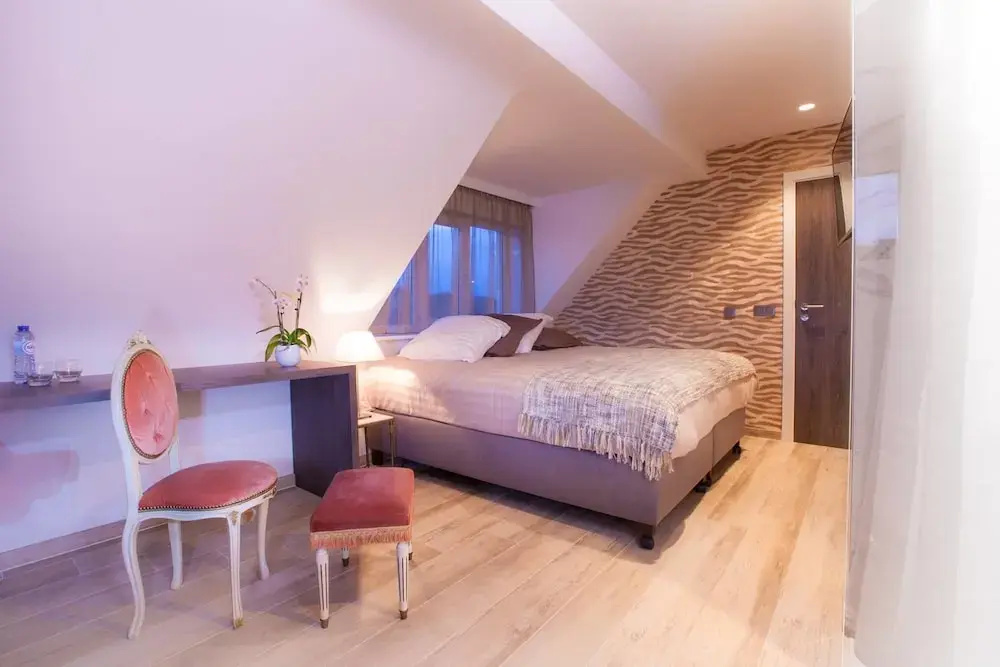 Superior Double room with garden view (full double bed)
