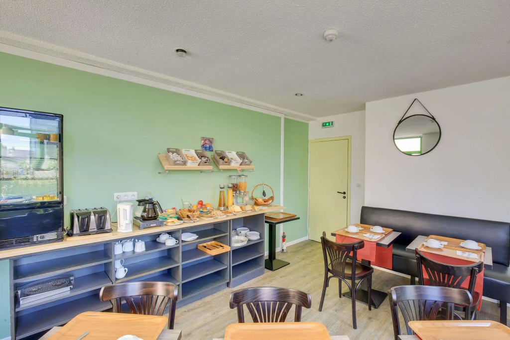 Food & Beverage