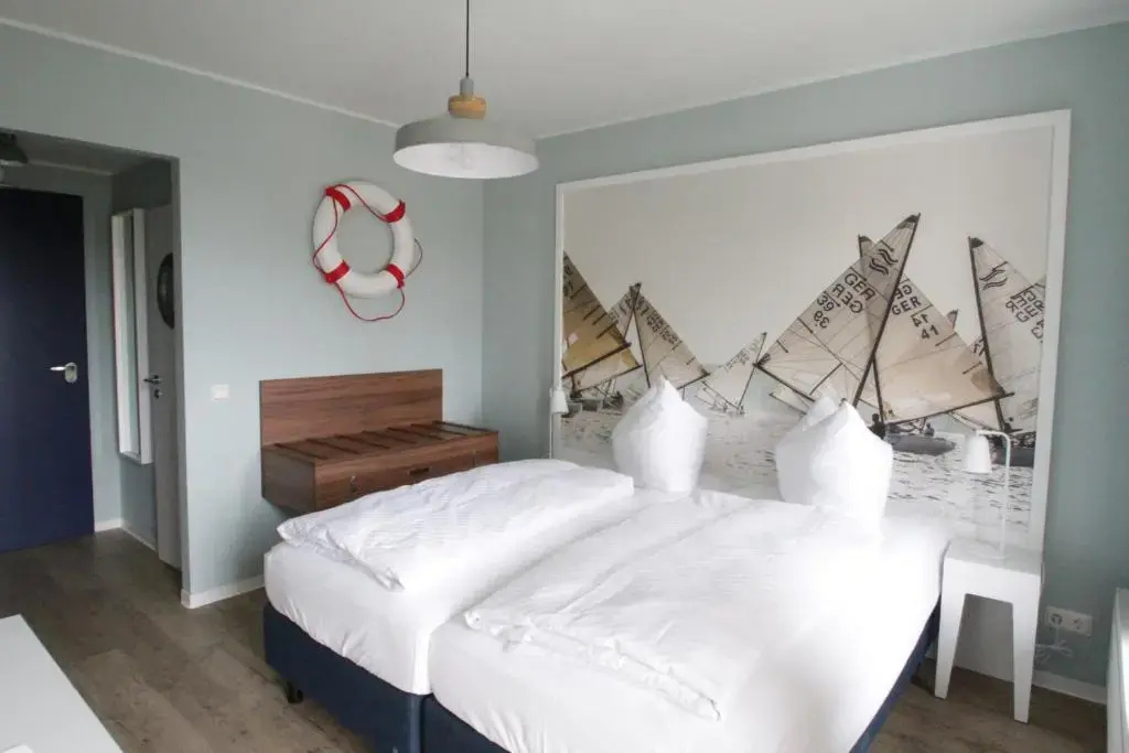 Standard Double room with balcony (full double bed)