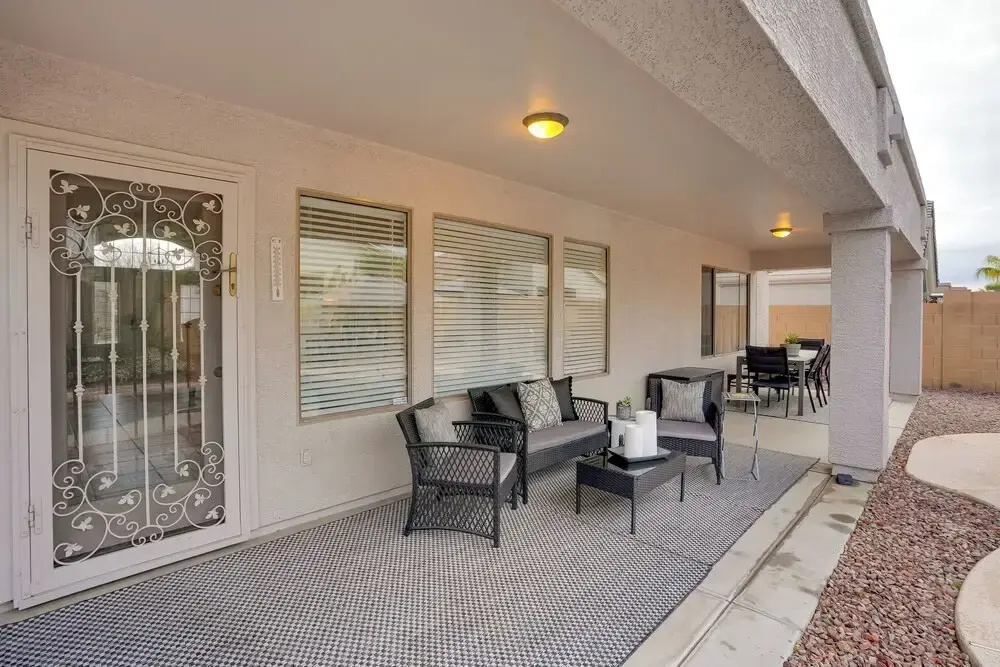 Pool, Fenced Yard: El Mirage 'sunshine House'