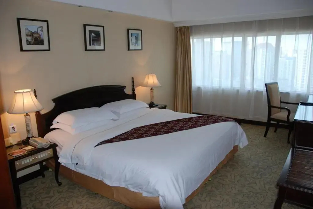 Business Double room (full double bed)