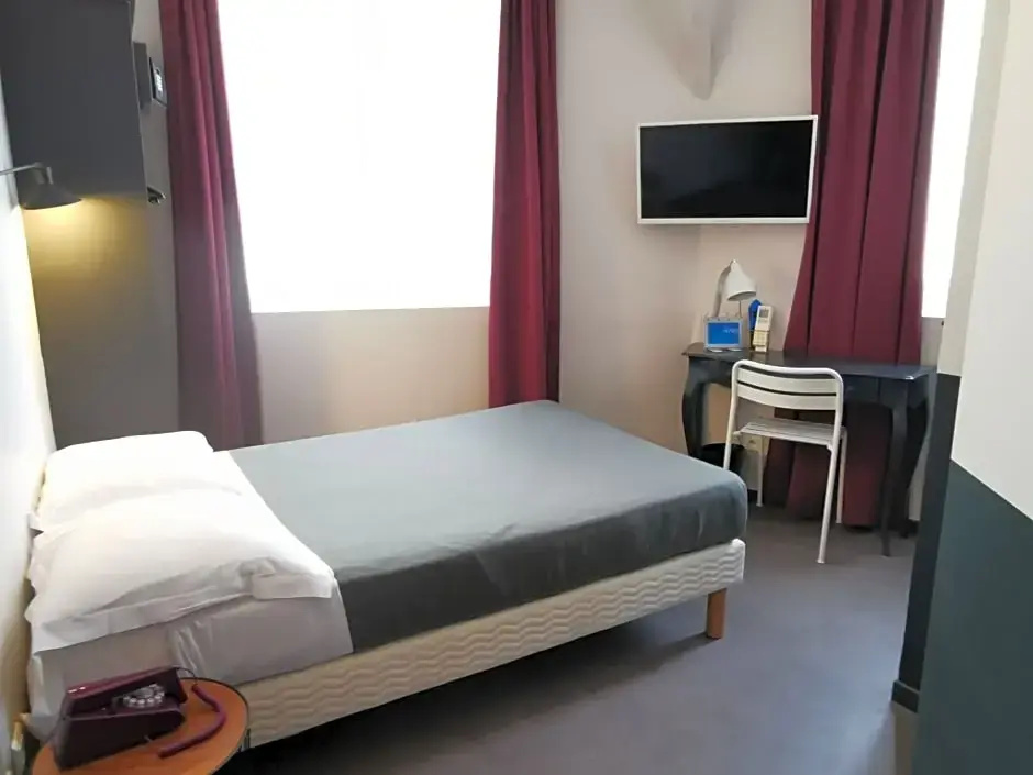 Economy room