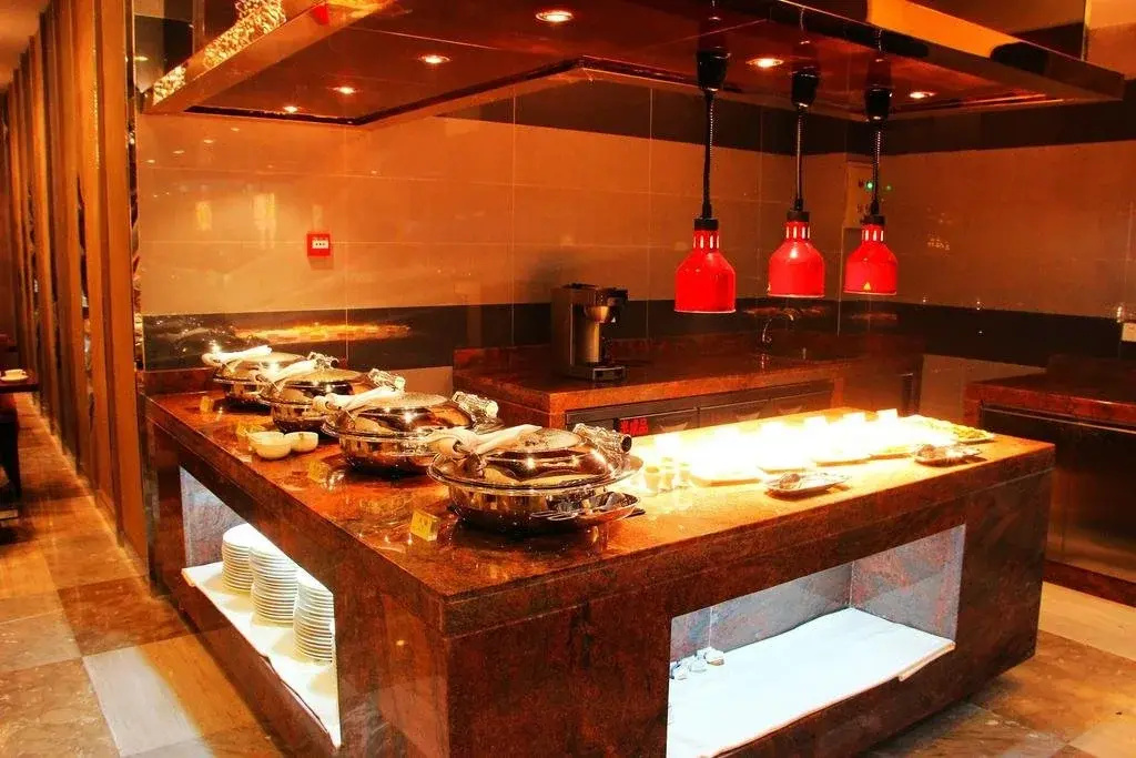 Food & Beverage