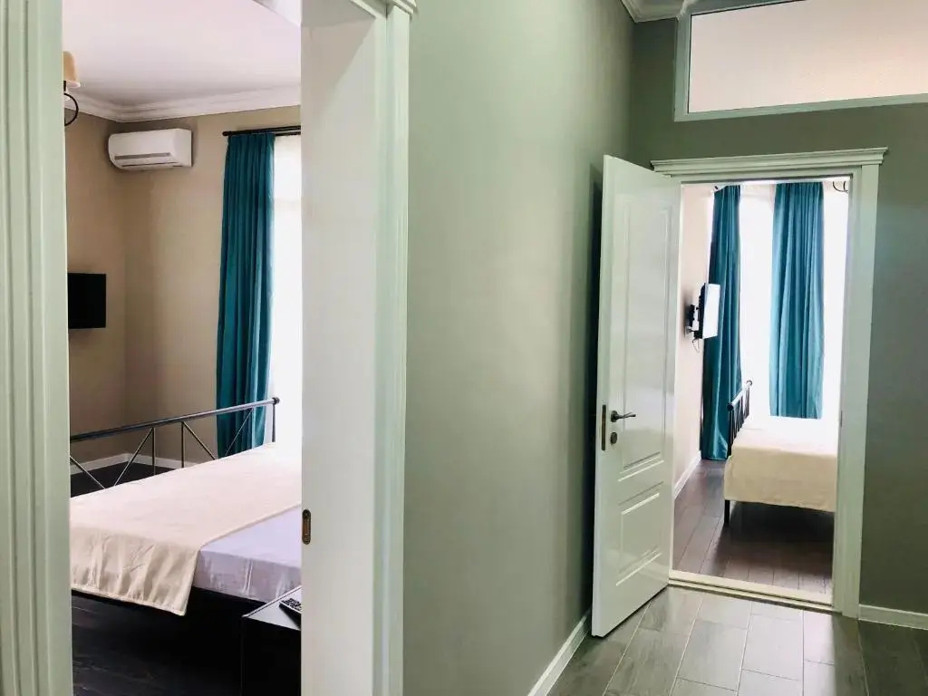 Comfort room