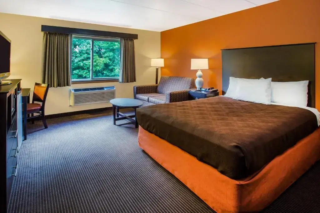 AmericInn by Wyndham Menomonie - Chambres