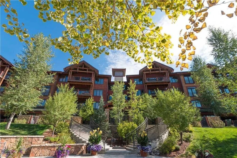 5101 Emerald Lodge, Trappeur's Crossing Apartment 3