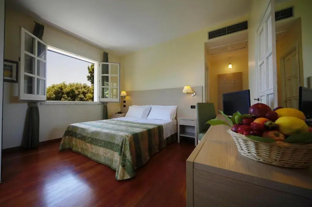 Economy room