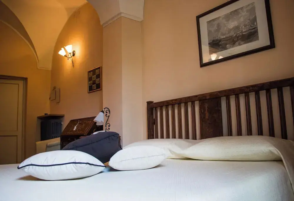 Standard Double room with balcony (full double bed)