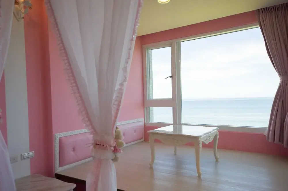 Deluxe Double room with balcony (full double bed)