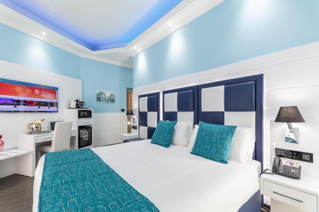 Трёхместный номер Luxury в THE ONE Boutique Hotel & SPA Rome