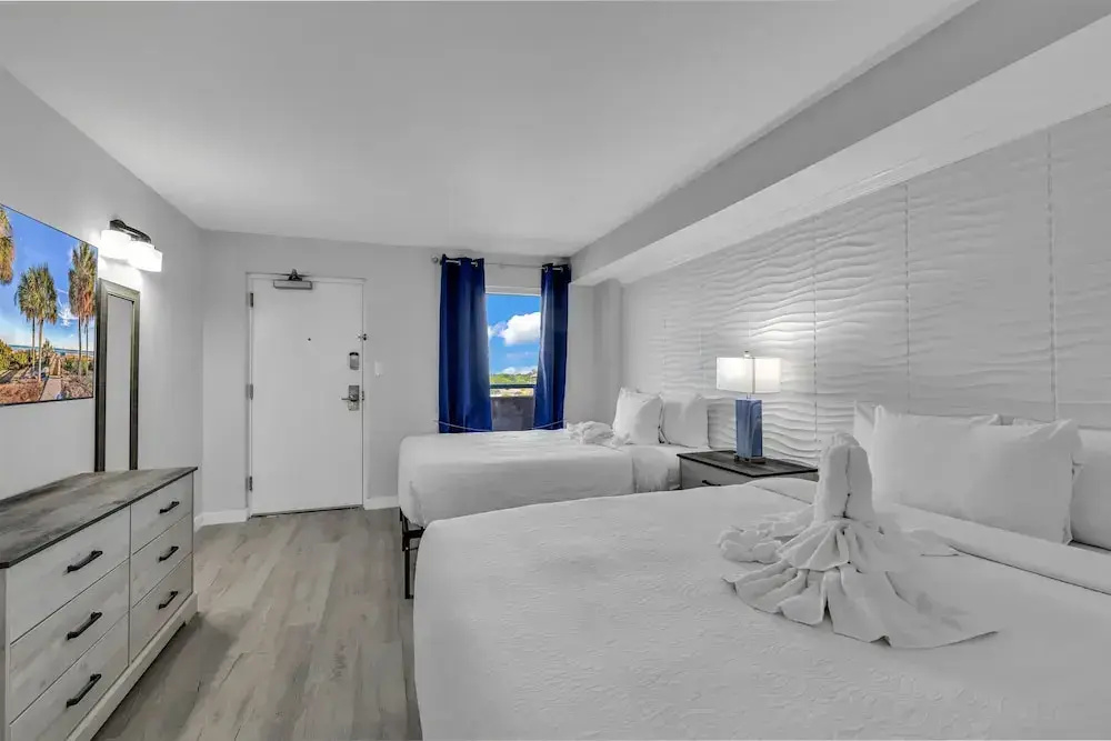 Boardwalk Resort by Hosteeva - Chambres