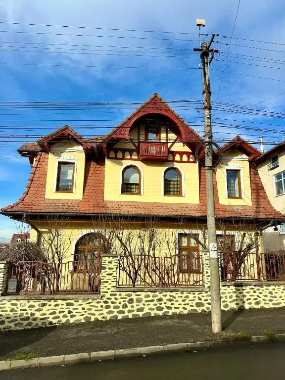 Luna House
