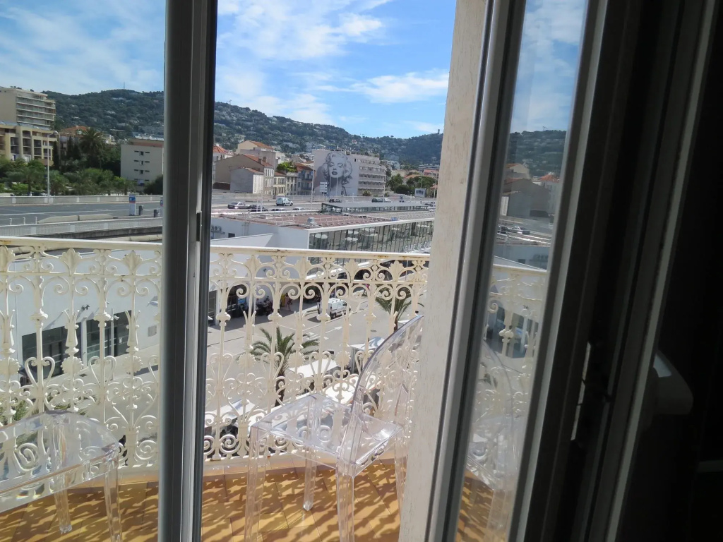 Balcony & Terrace