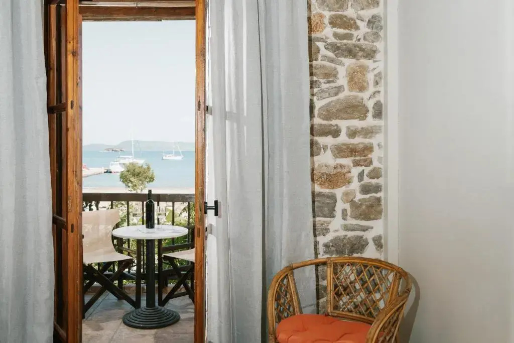 Superior Double room with balcony and with sea view (full double bed)