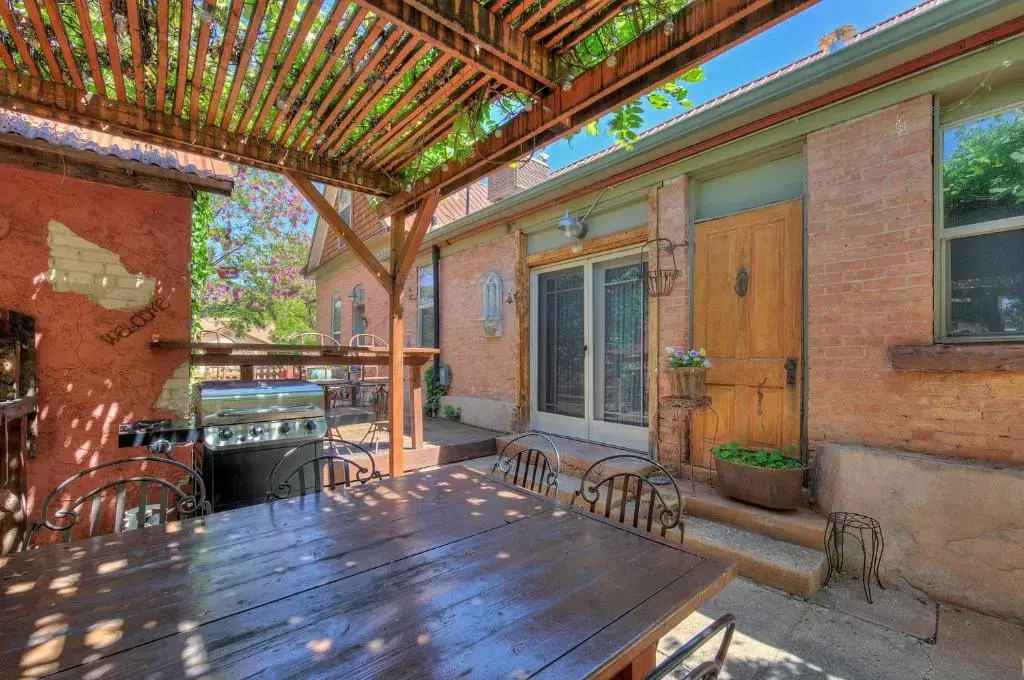 2 Bedrooms Quadruple Cottage