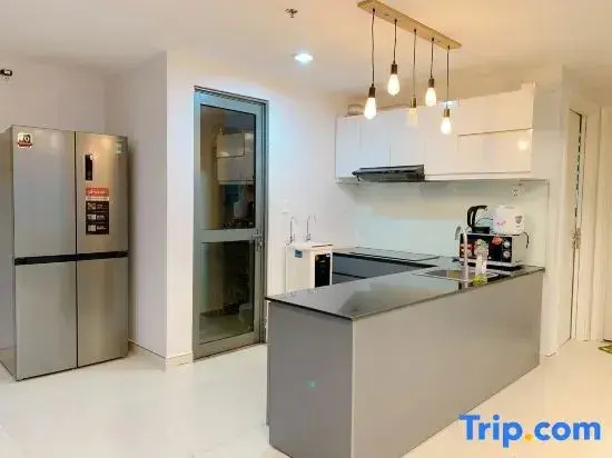 3 Bedrooms Apartment
