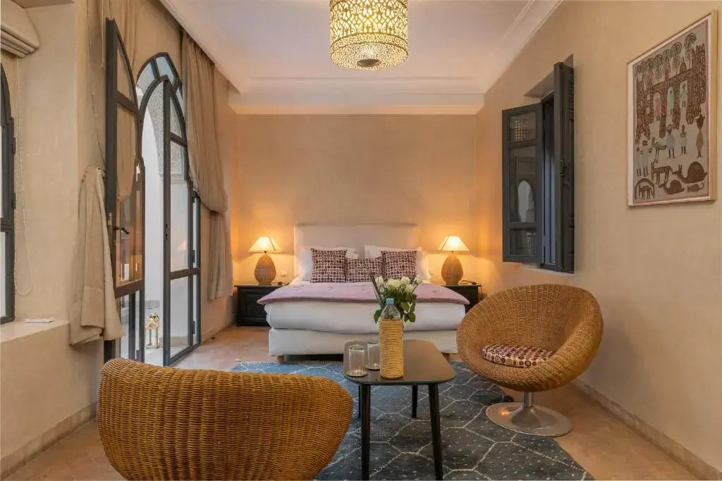 Double Suite (full double bed)