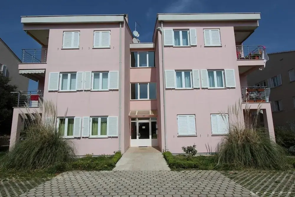 Apartments Lola