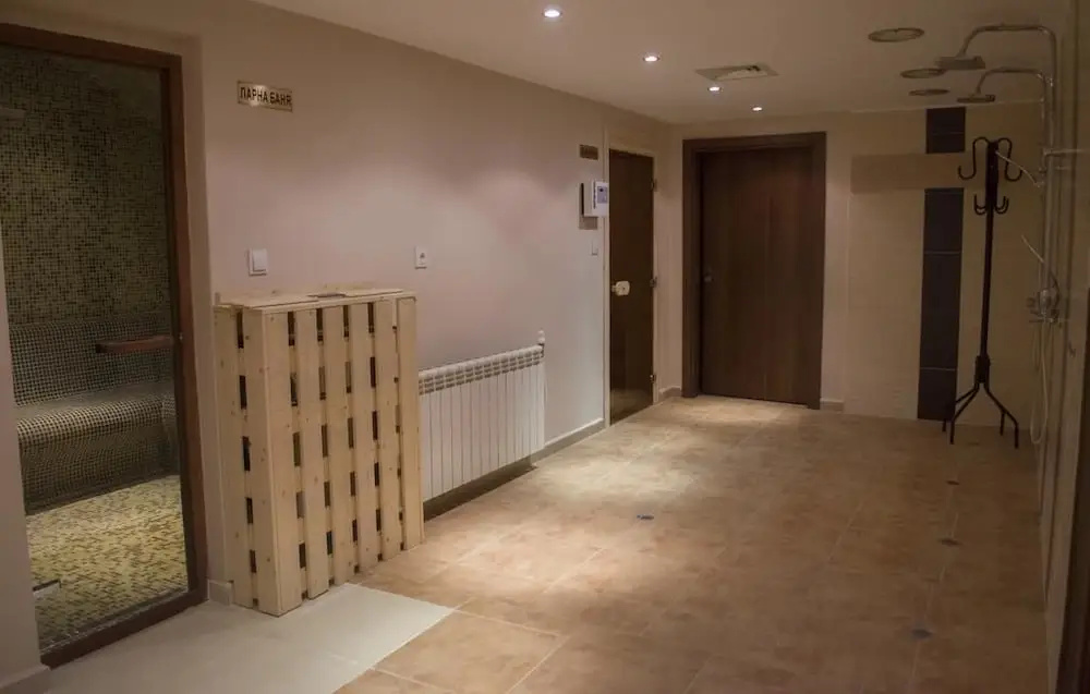 Lobby & Reception