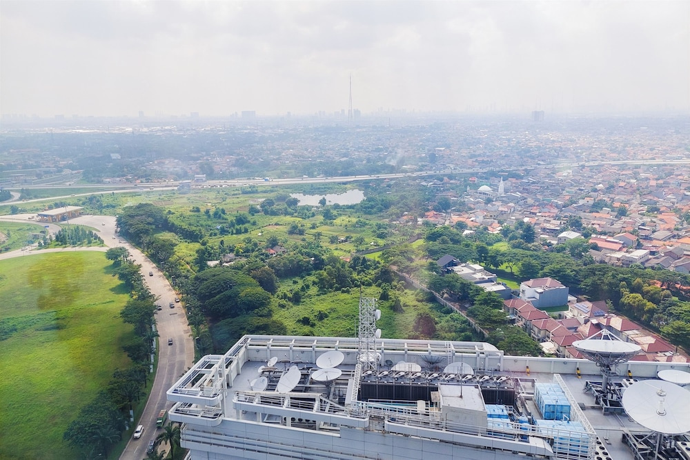 Good And Restful 1Br At The Smith Alam Sutera Apartment
