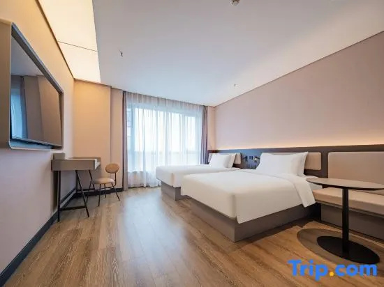 Business Double room (full double bed)