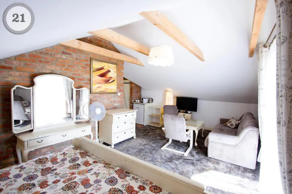 Deluxe Double room with balcony (full double bed)