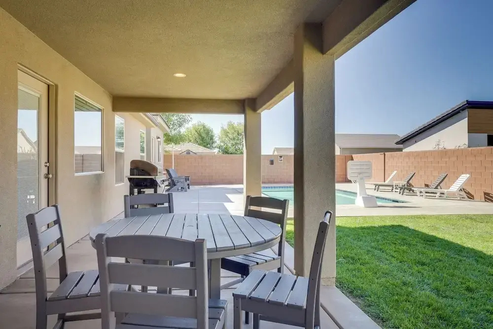 Hurricane Getaway w/ Private Pool, Mtn Views!