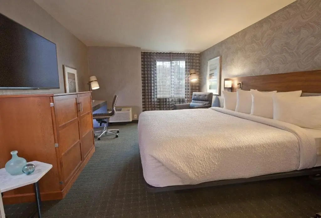 Standard room with city view