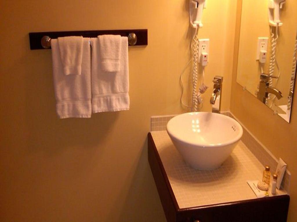Grenfell Heritage Hotel and Suites by null
