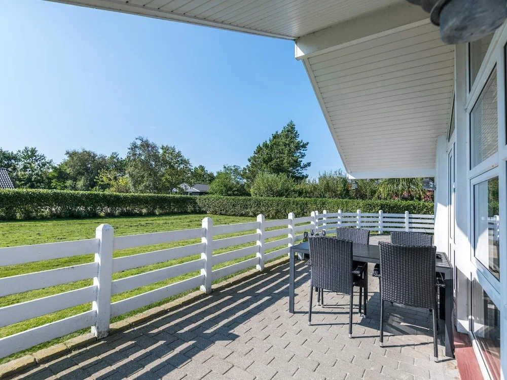 6 Person Holiday Home in Hemmet