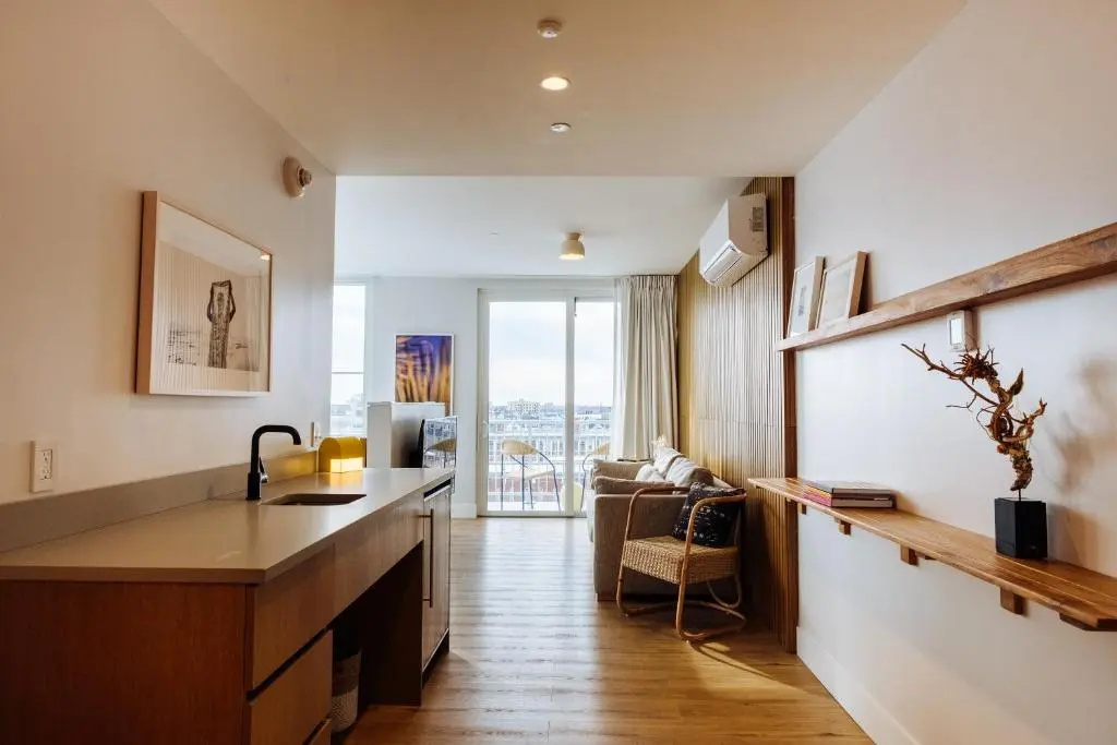 The Rockaway Hotel — фото