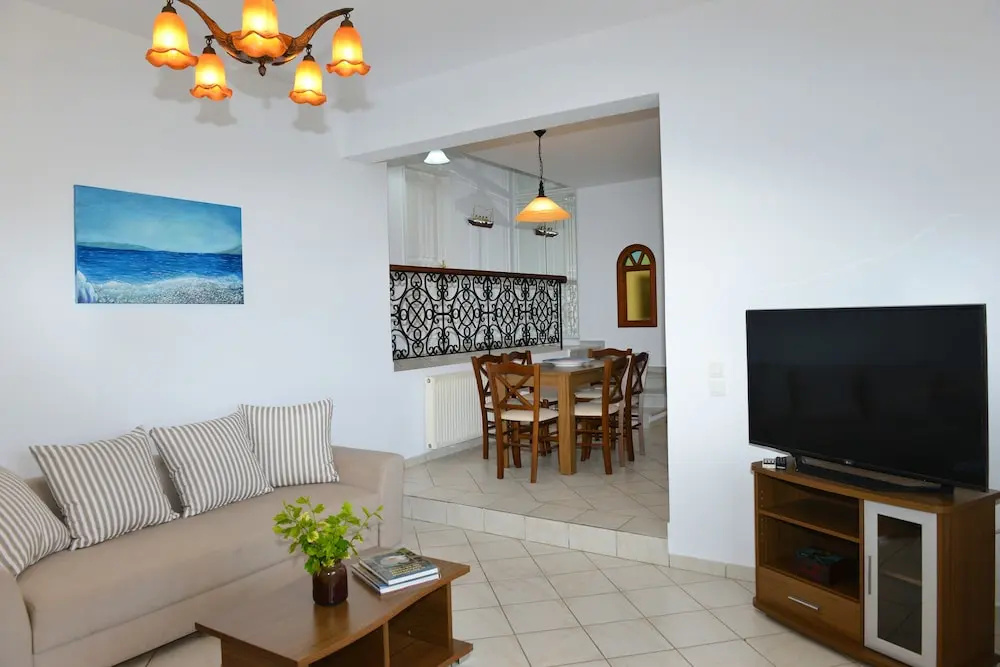 Family Apartment with garden view